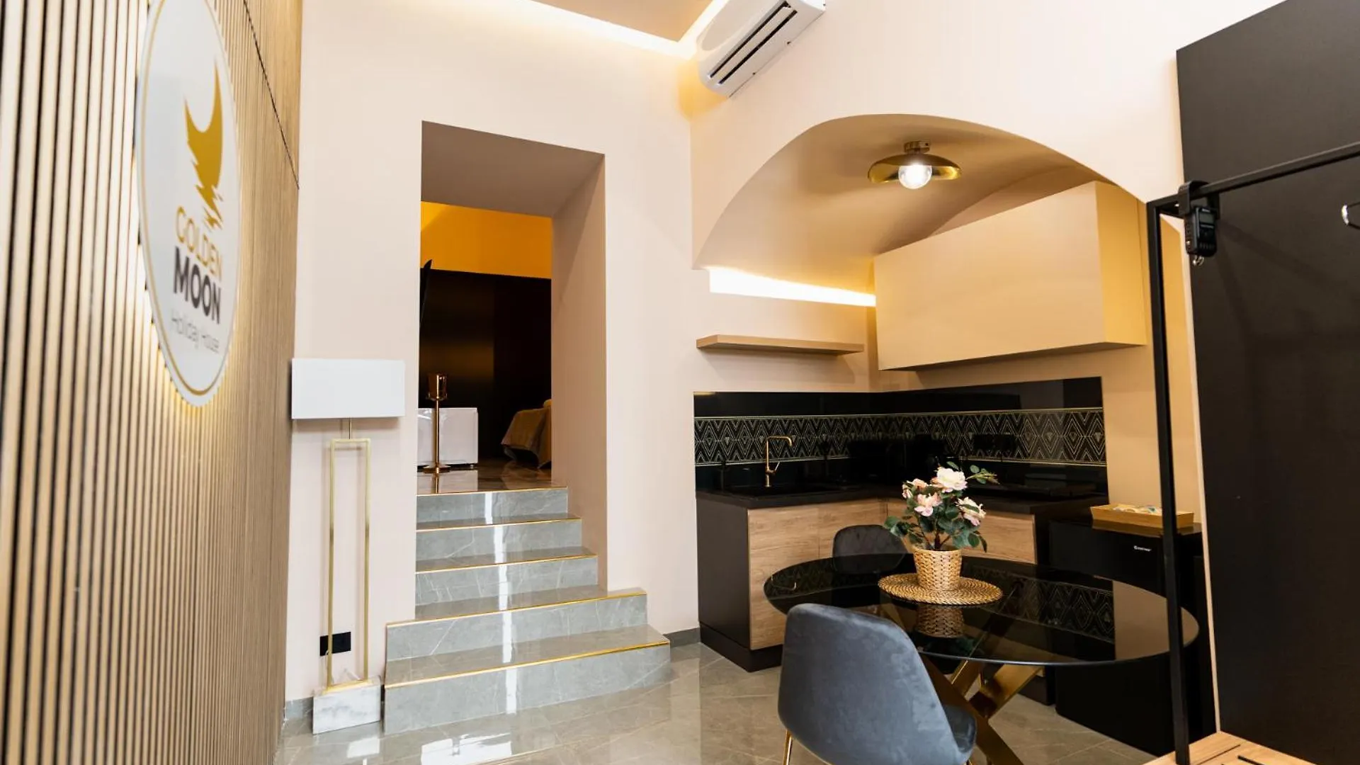 Golden Moon Holiday House 카타니아 0*,